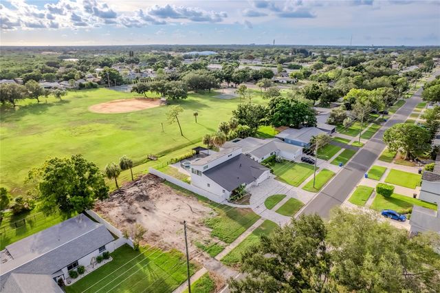 5400 DENVER STREET NE, St Petersburg, FL 33703