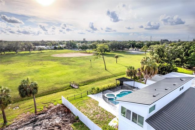 5400 DENVER STREET NE, St Petersburg, FL 33703