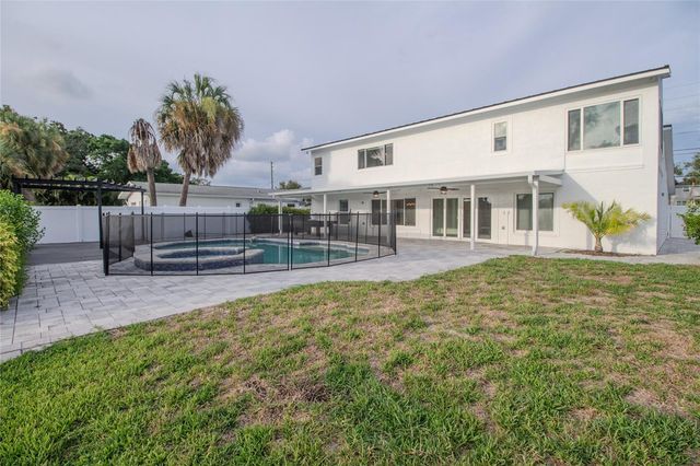 5400 DENVER STREET NE, St Petersburg, FL 33703