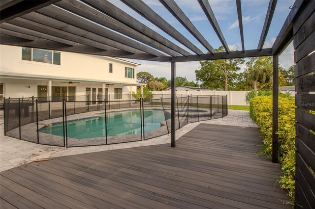 5400 DENVER STREET NE, St Petersburg, FL 33703