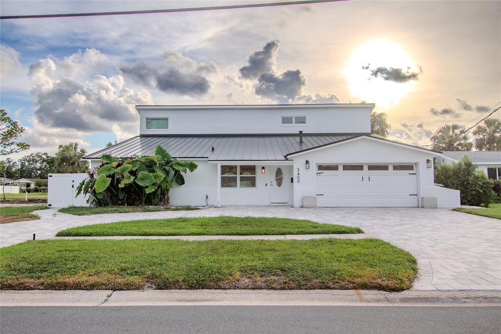 5400 DENVER STREET NE, St Petersburg, FL 33703