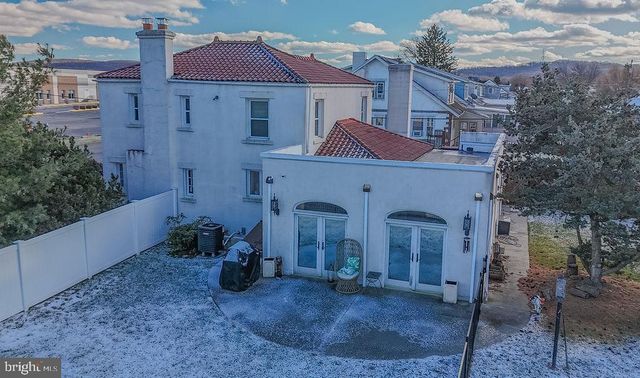 1124 CLUB AVE, Allentown, PA 18109