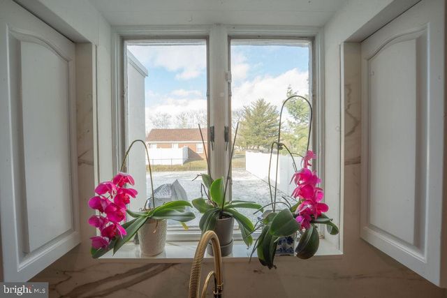 1124 CLUB AVE, Allentown, PA 18109