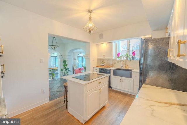 1124 CLUB AVE, Allentown, PA 18109