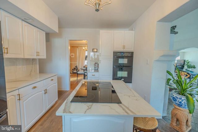 1124 CLUB AVE, Allentown, PA 18109