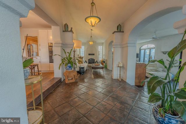 1124 CLUB AVE, Allentown, PA 18109