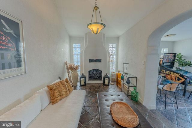 1124 CLUB AVE, Allentown, PA 18109