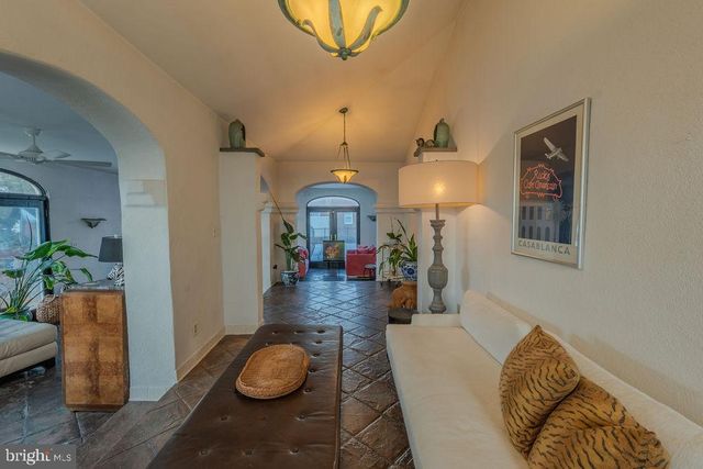 1124 CLUB AVE, Allentown, PA 18109