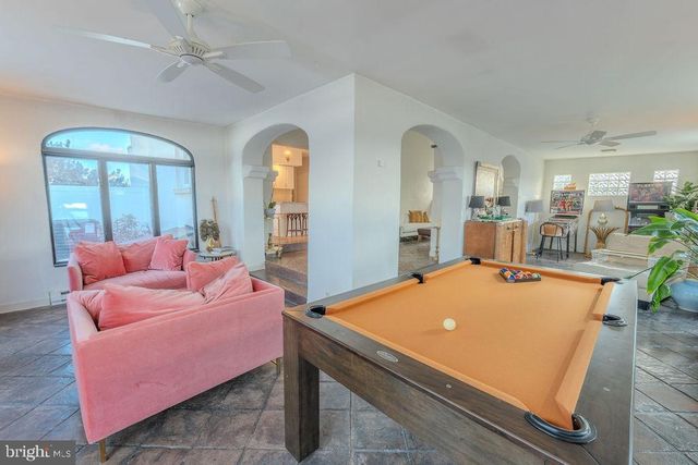 1124 CLUB AVE, Allentown, PA 18109