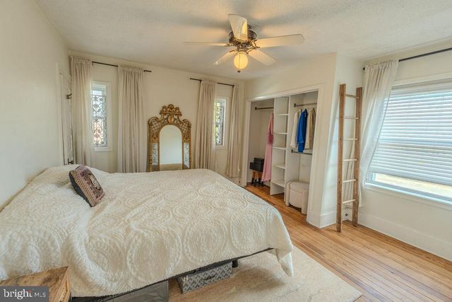 1124 CLUB AVE, Allentown, PA 18109