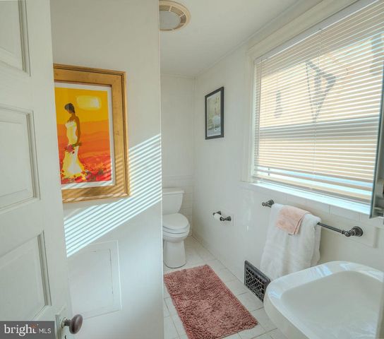 1124 CLUB AVE, Allentown, PA 18109