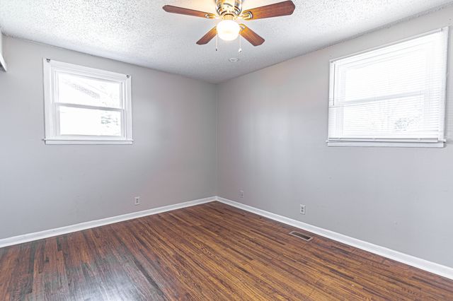 2605 Scott Dr, Clarksville, TN 37042