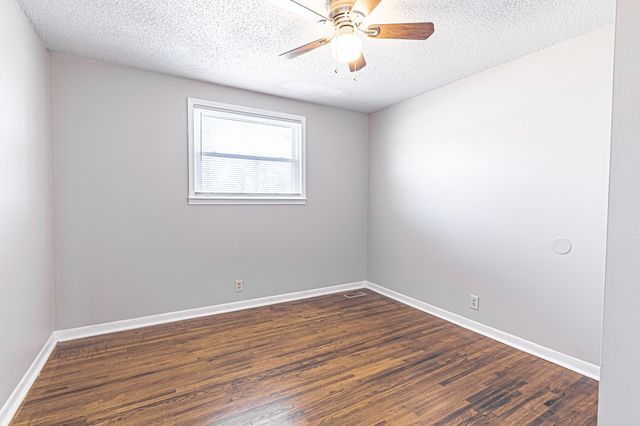 2605 Scott Dr, Clarksville, TN 37042