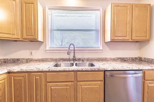 2605 Scott Dr, Clarksville, TN 37042