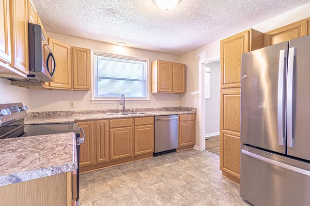 2605 Scott Dr, Clarksville, TN 37042