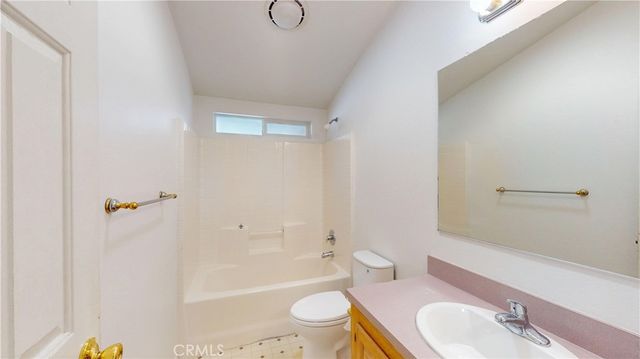9850 Garfield Avenue 8, Huntington Beach, CA 92646
