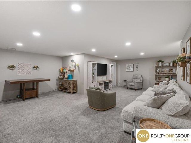 13051 S 49th Street, Papillion, NE 68133