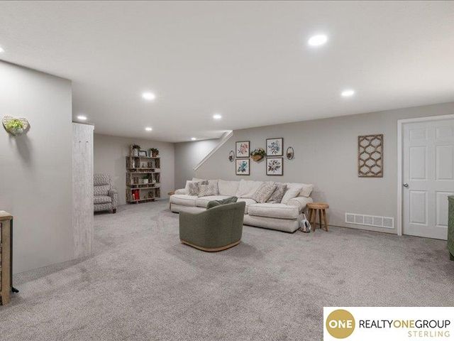 13051 S 49th Street, Papillion, NE 68133
