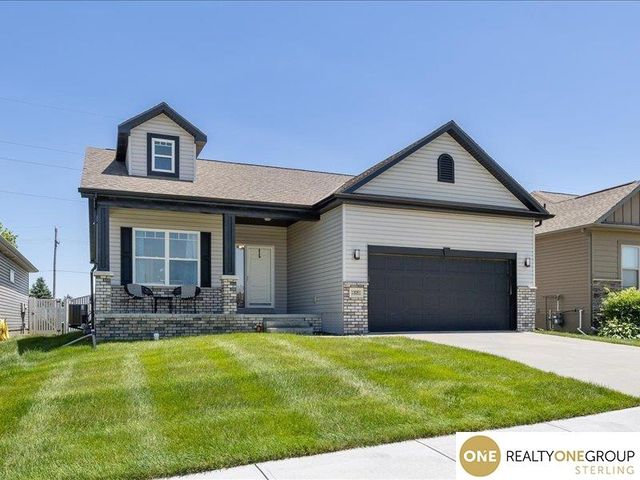 13051 S 49th Street, Papillion, NE 68133
