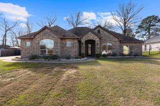 125 Towering Oaks Branch, Longview, TX 75602