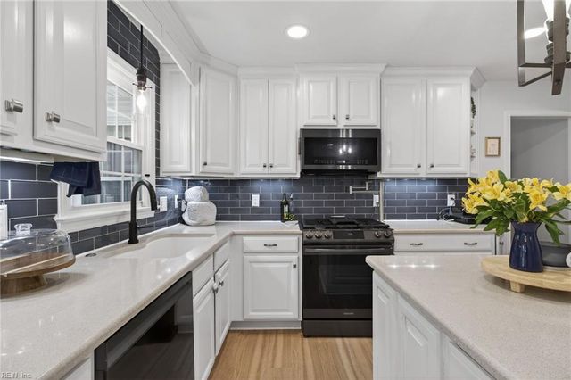2753 Burning Tree LN, Suffolk, VA 23435
