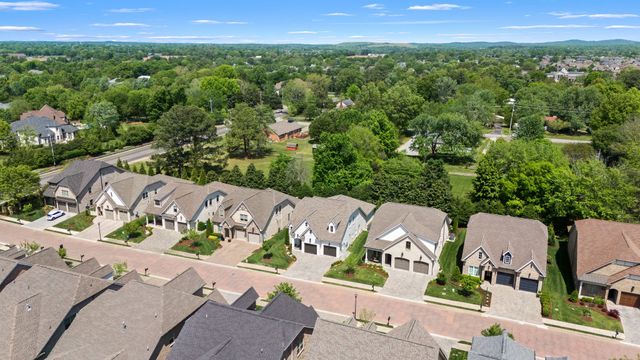 2119 White Poplar Ct, Murfreesboro, TN 37130