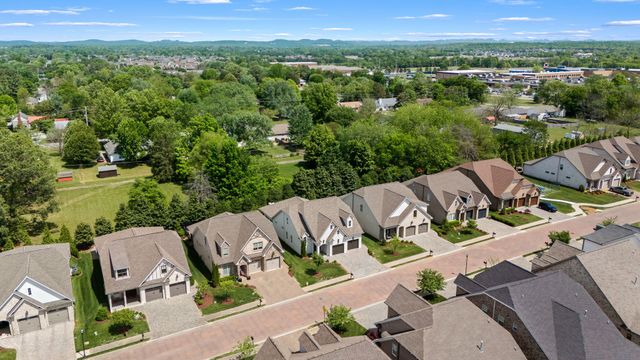 2119 White Poplar Ct, Murfreesboro, TN 37130