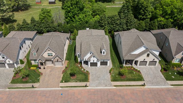 2119 White Poplar Ct, Murfreesboro, TN 37130