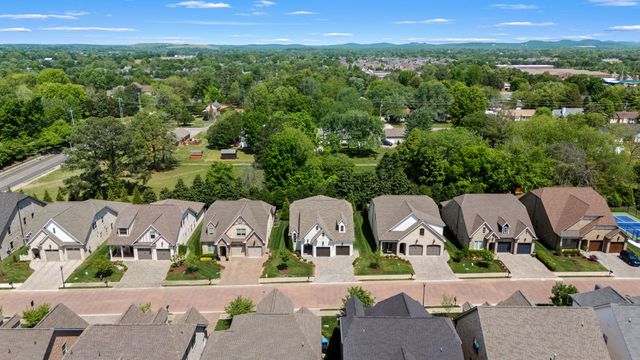 2119 White Poplar Ct, Murfreesboro, TN 37130