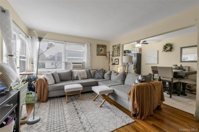 531 E Broadway, Long Beach, NY 11561