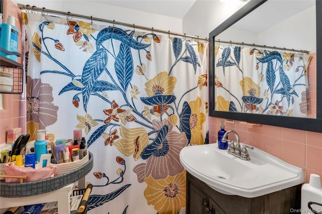 531 E Broadway, Long Beach, NY 11561