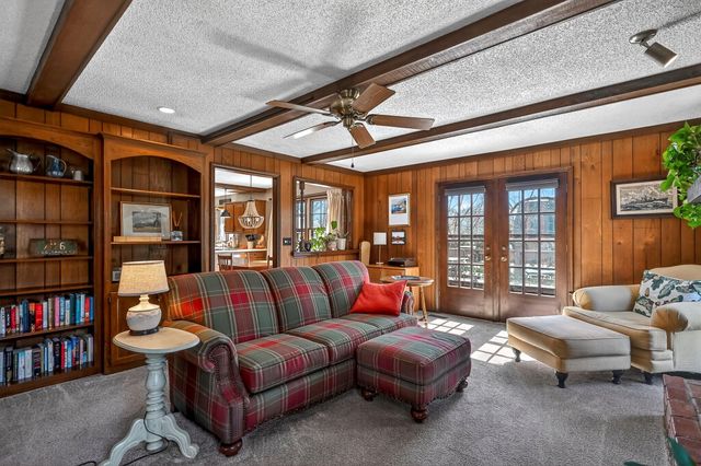 4164 E Oak Knoll Street, Springfield, MO 65809