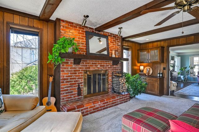 4164 E Oak Knoll Street, Springfield, MO 65809