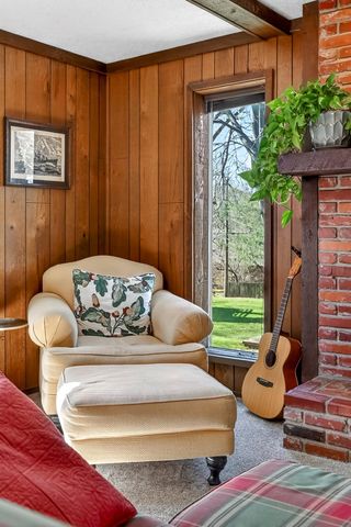 4164 E Oak Knoll Street, Springfield, MO 65809