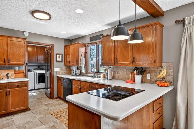 4164 E Oak Knoll Street, Springfield, MO 65809