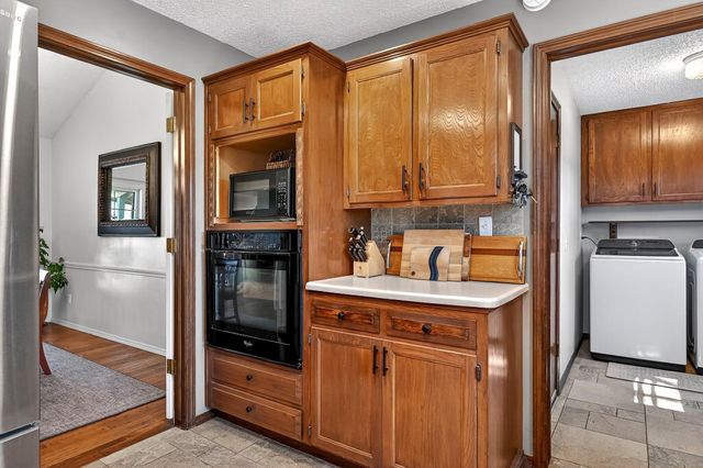 4164 E Oak Knoll Street, Springfield, MO 65809