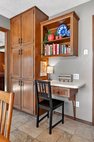 4164 E Oak Knoll Street, Springfield, MO 65809