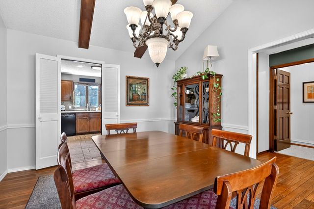 4164 E Oak Knoll Street, Springfield, MO 65809