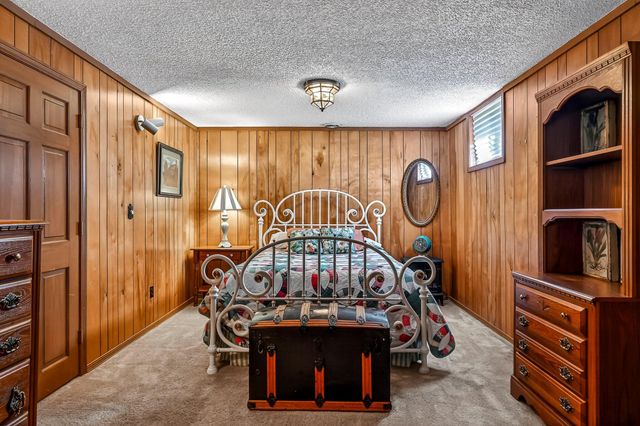 4164 E Oak Knoll Street, Springfield, MO 65809