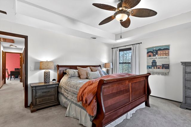 4164 E Oak Knoll Street, Springfield, MO 65809