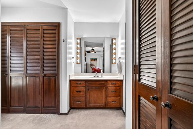 4164 E Oak Knoll Street, Springfield, MO 65809