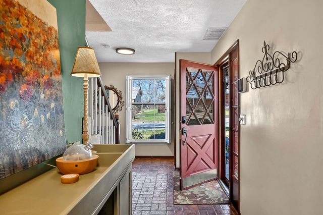 4164 E Oak Knoll Street, Springfield, MO 65809