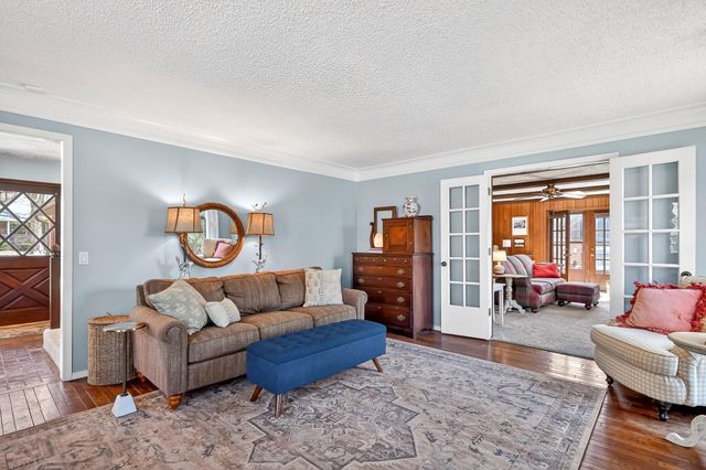 4164 E Oak Knoll Street, Springfield, MO 65809