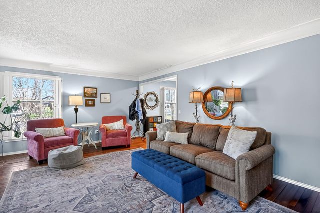 4164 E Oak Knoll Street, Springfield, MO 65809