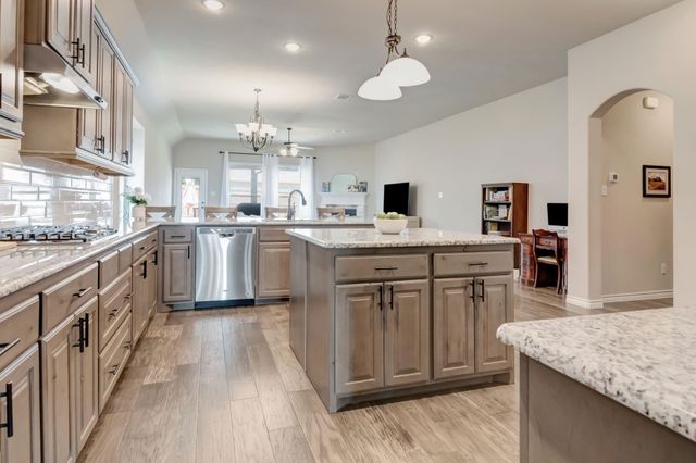 324 Sugar Creek Lane, Saginaw, TX 76131