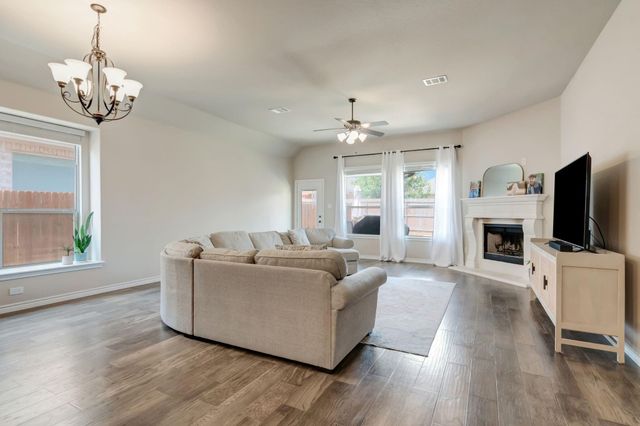 324 Sugar Creek Lane, Saginaw, TX 76131