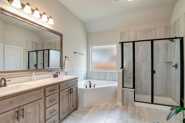 324 Sugar Creek Lane, Saginaw, TX 76131