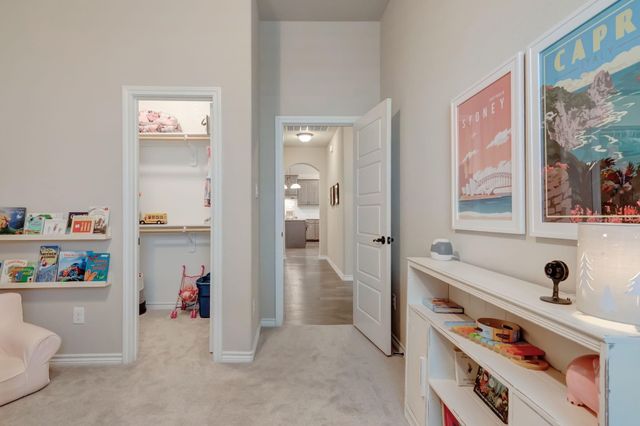 324 Sugar Creek Lane, Saginaw, TX 76131