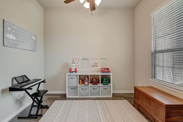 324 Sugar Creek Lane, Saginaw, TX 76131