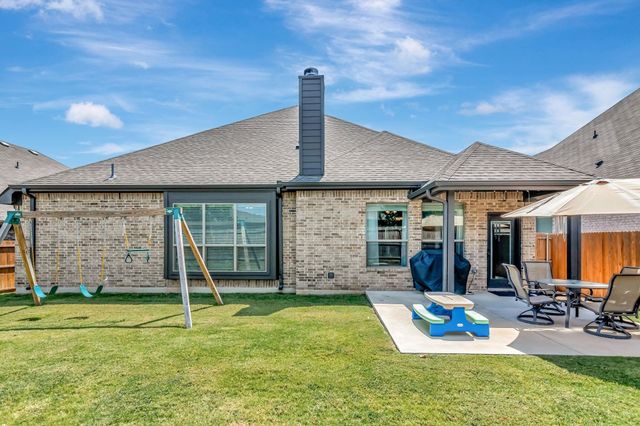 324 Sugar Creek Lane, Saginaw, TX 76131